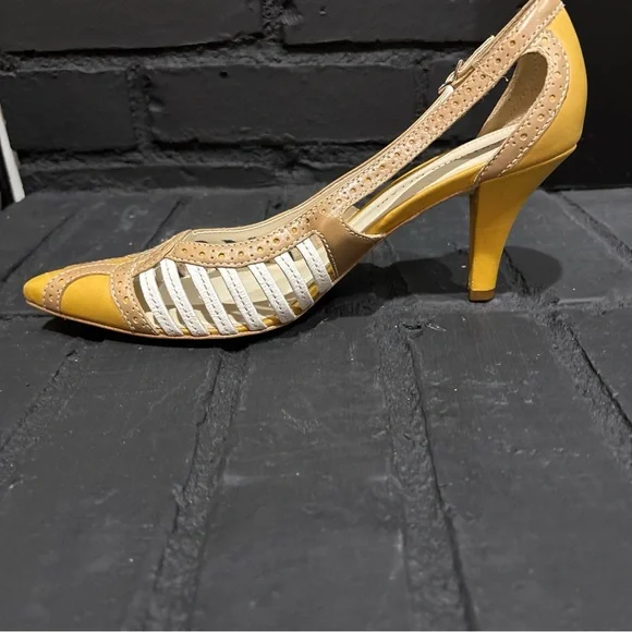 ANTONIO MELANI Yellow and Tan Heels - Picture 11 of 11